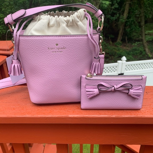 NWT KATE SPADE HAYES BUCKET BAG AND WALLET - Picture 3 of 7